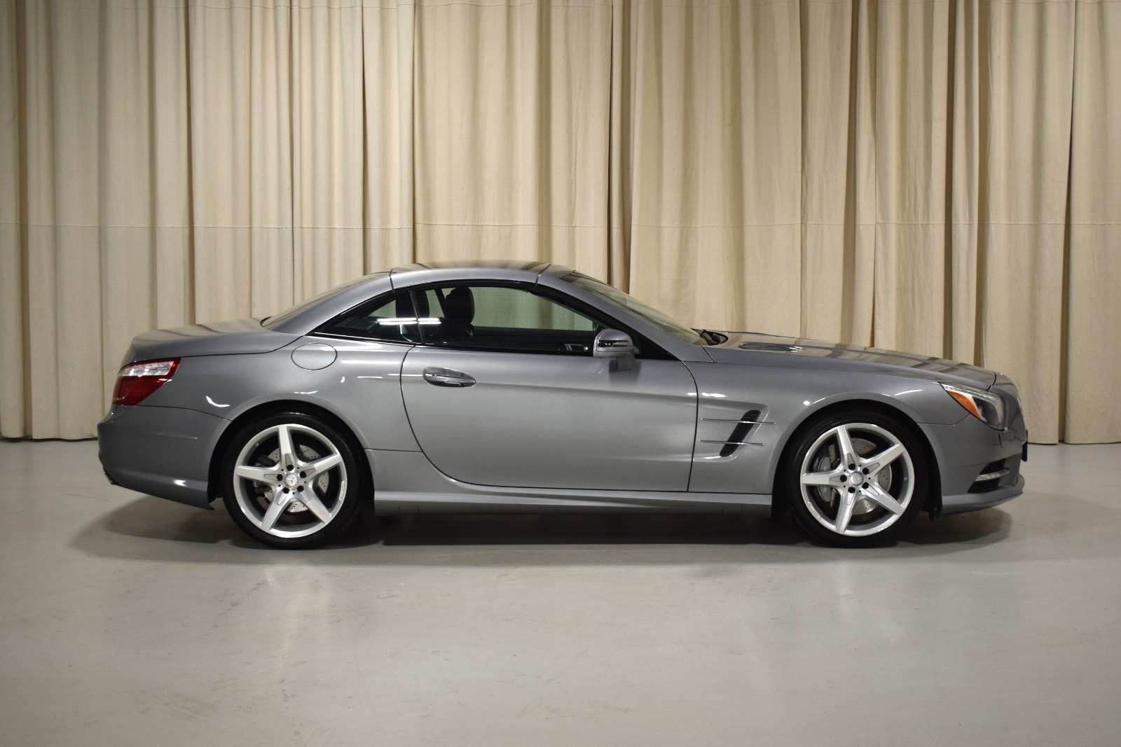 Thumbnail: 2013 Mercedes-Benz SL-Class - 15