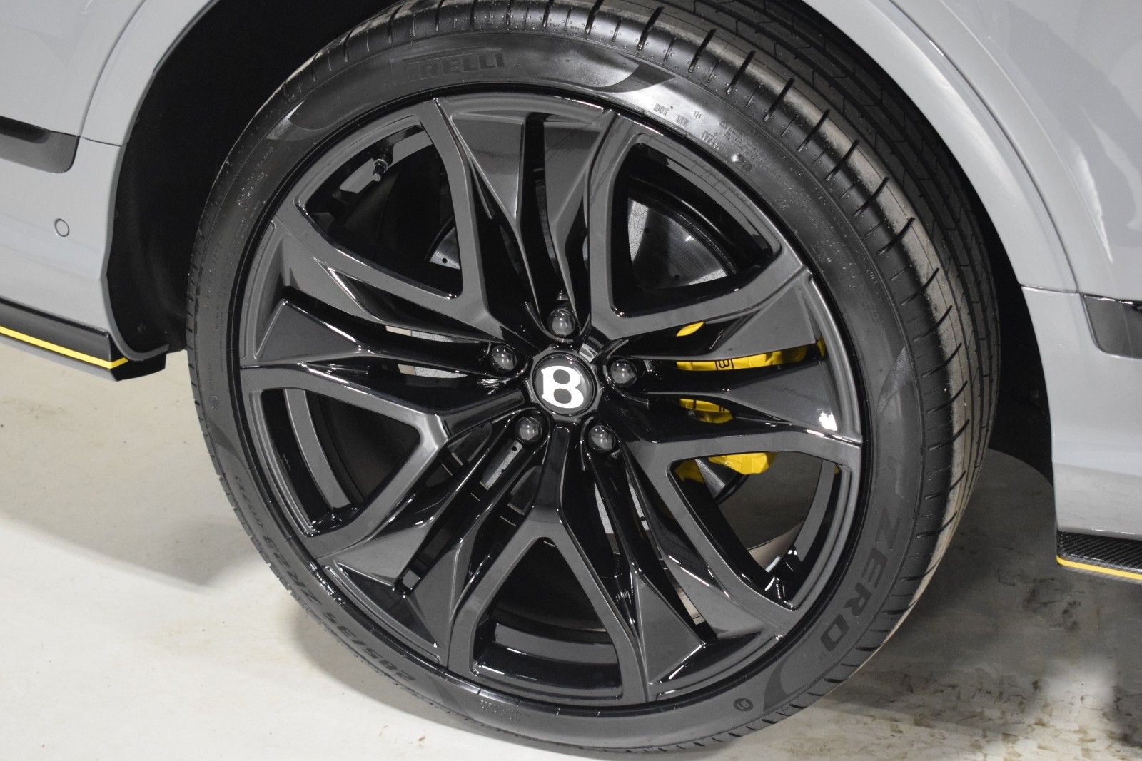 Thumbnail: 2026 Bentley Bentayga - 6