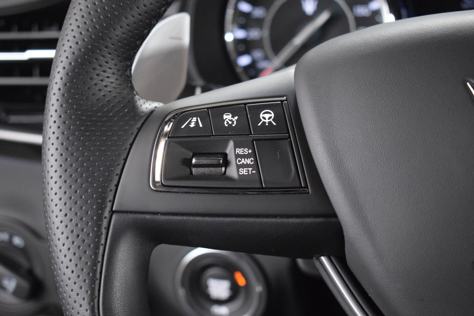 Thumbnail: 2024 Maserati Quattroporte - 27