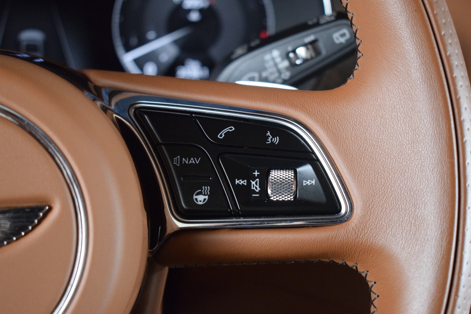 Thumbnail: 2022 Bentley Bentayga - 31