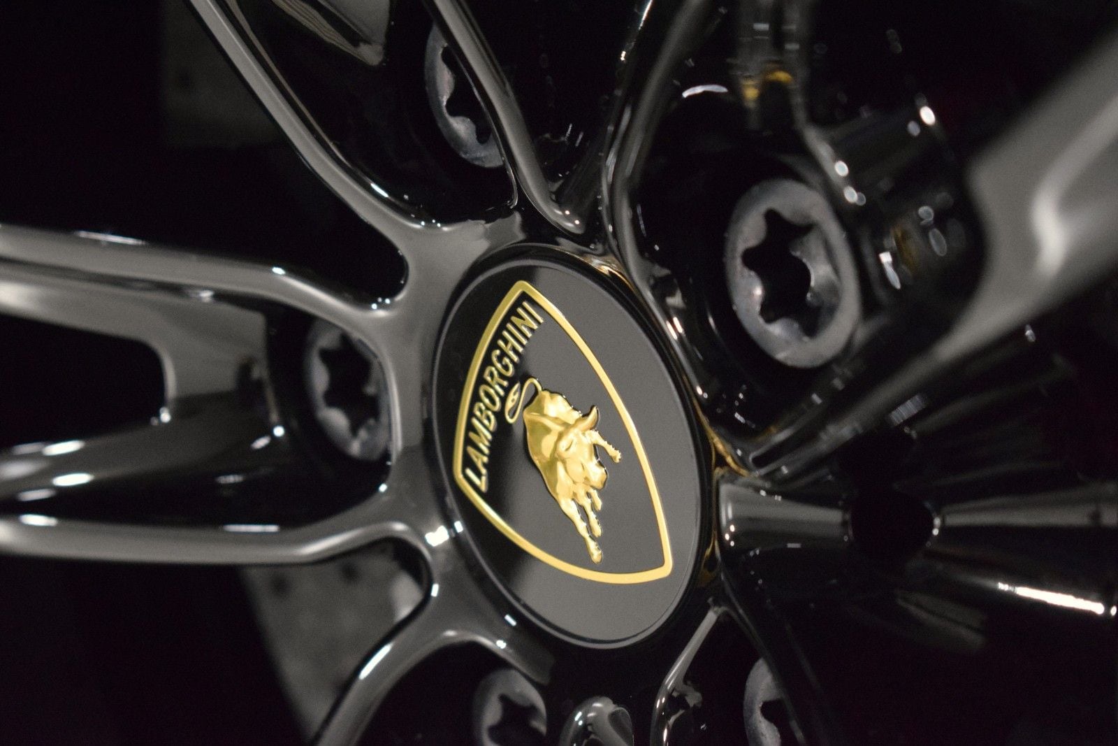 Thumbnail: 2023 Lamborghini Huracan - 18