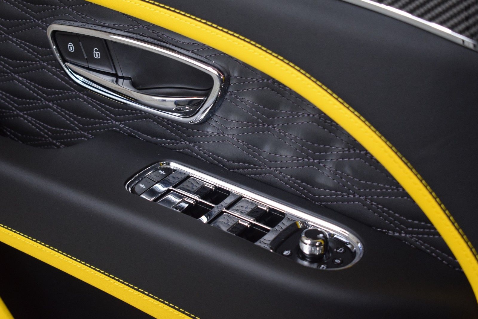 Thumbnail: 2026 Bentley Bentayga - 39