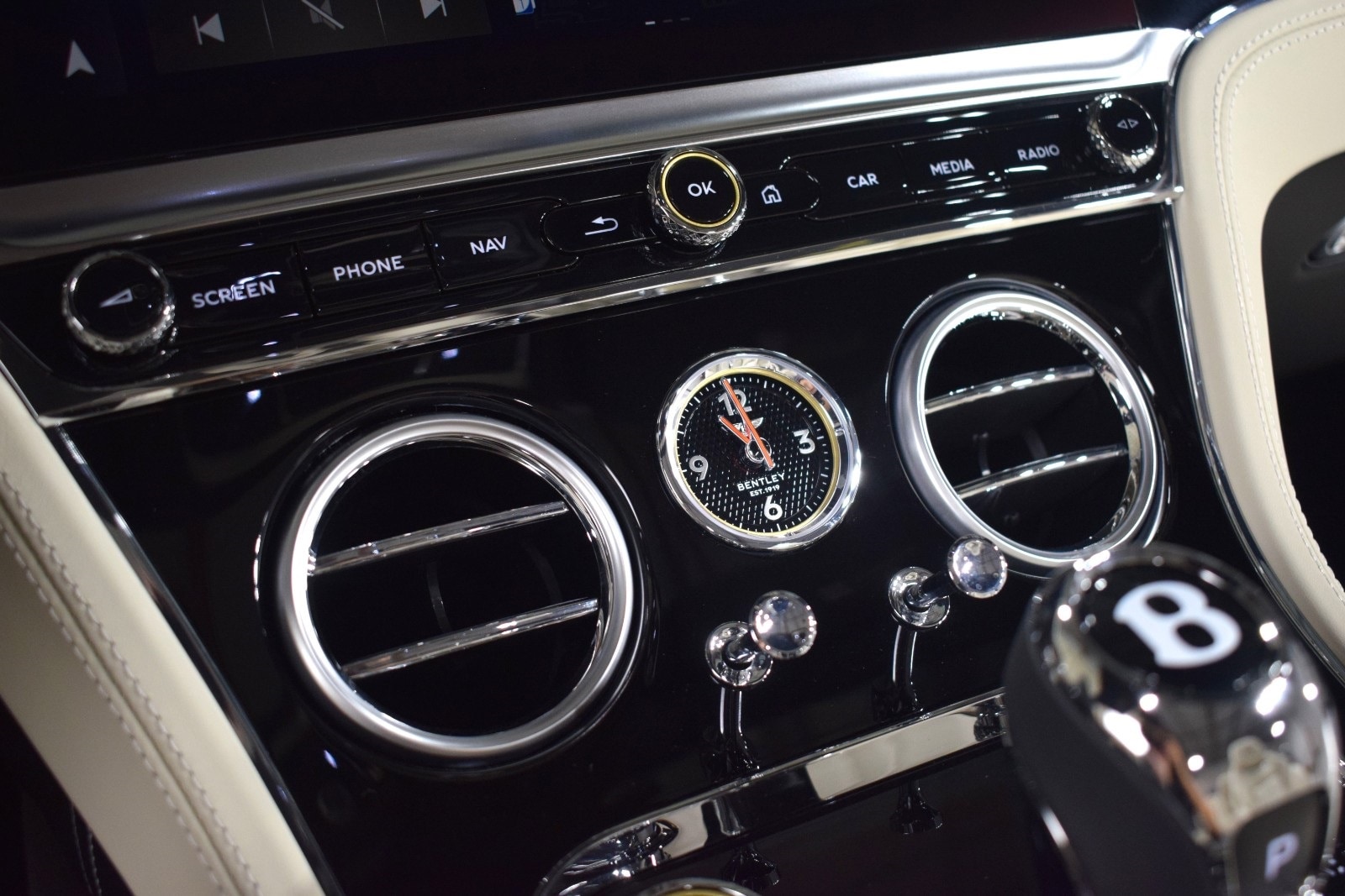 Thumbnail: 2025 Bentley Continental - 32