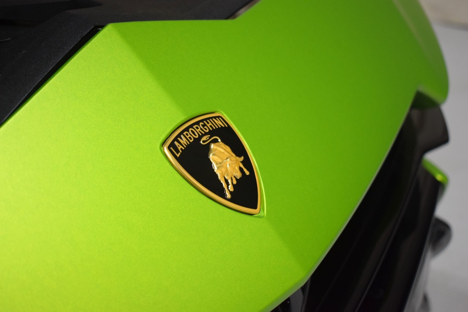 Thumbnail: 2023 Lamborghini Urus - 3