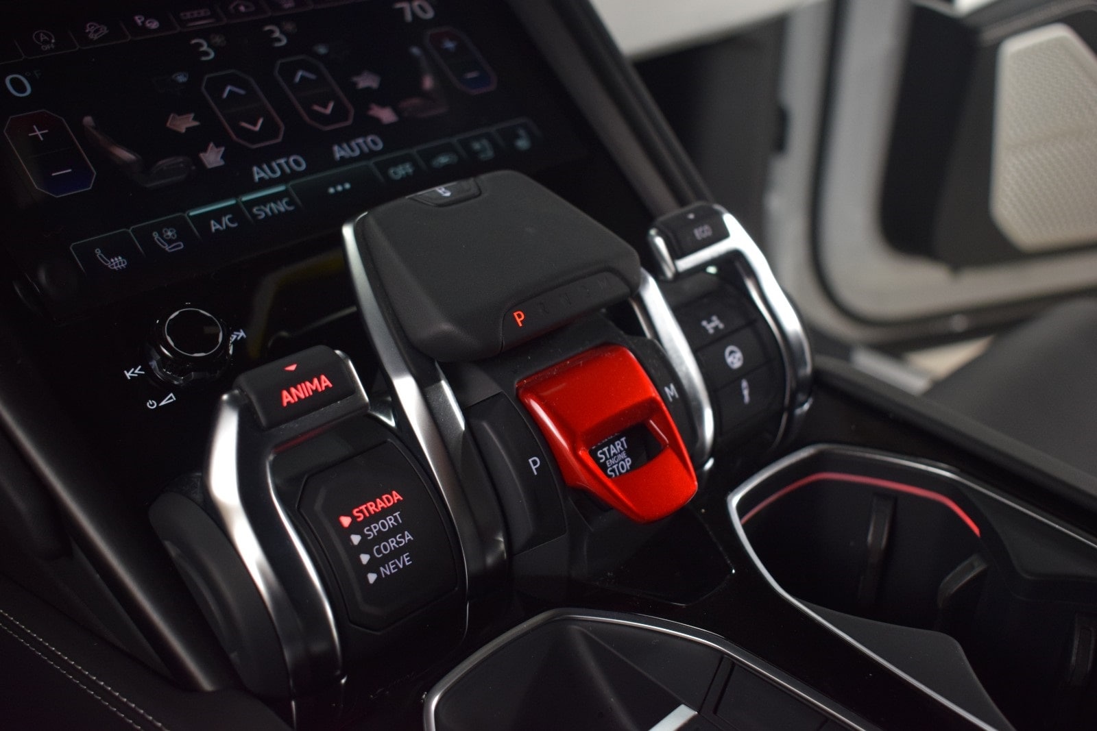 Thumbnail: 2024 Lamborghini Urus - 34