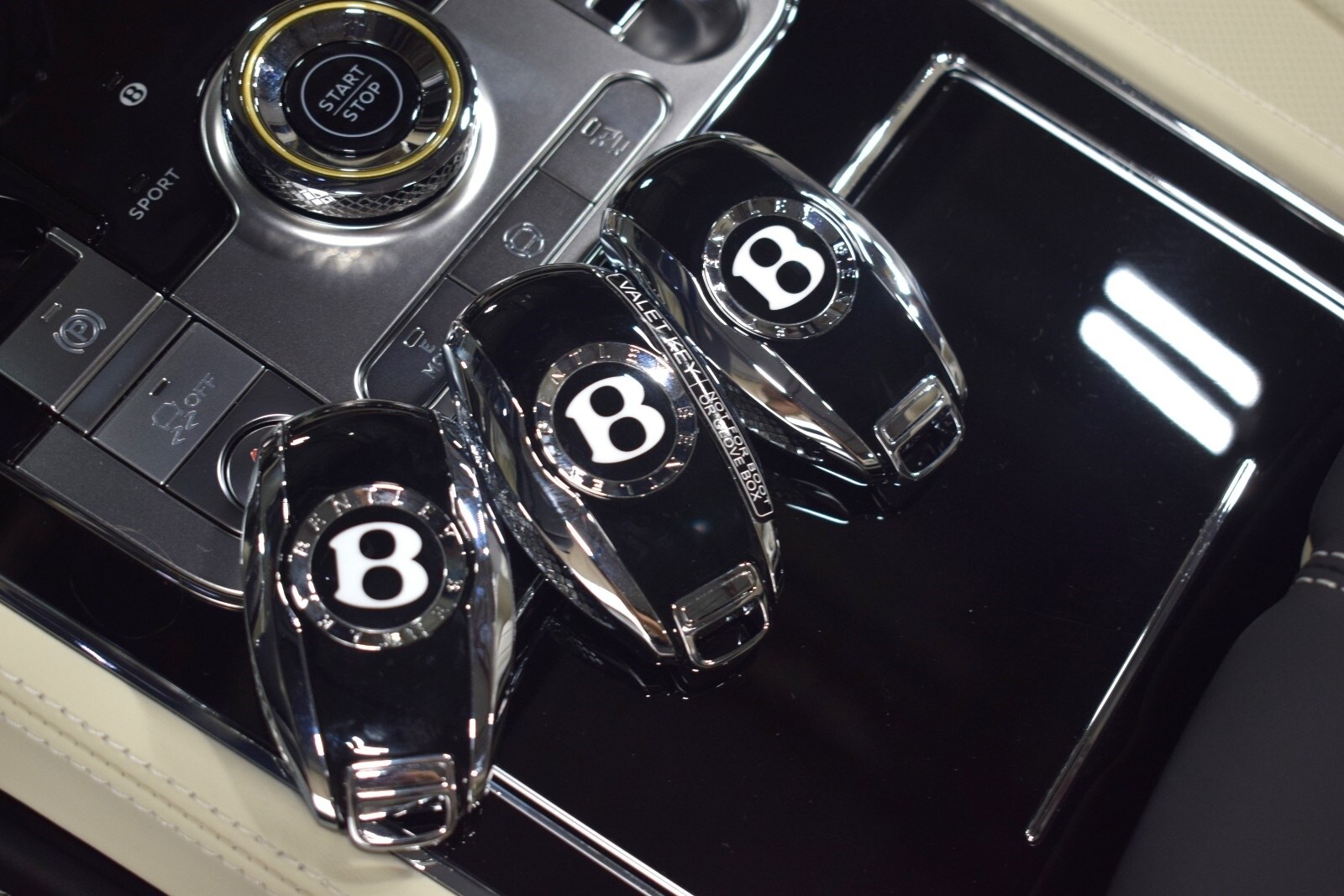 Thumbnail: 2025 Bentley Continental - 40