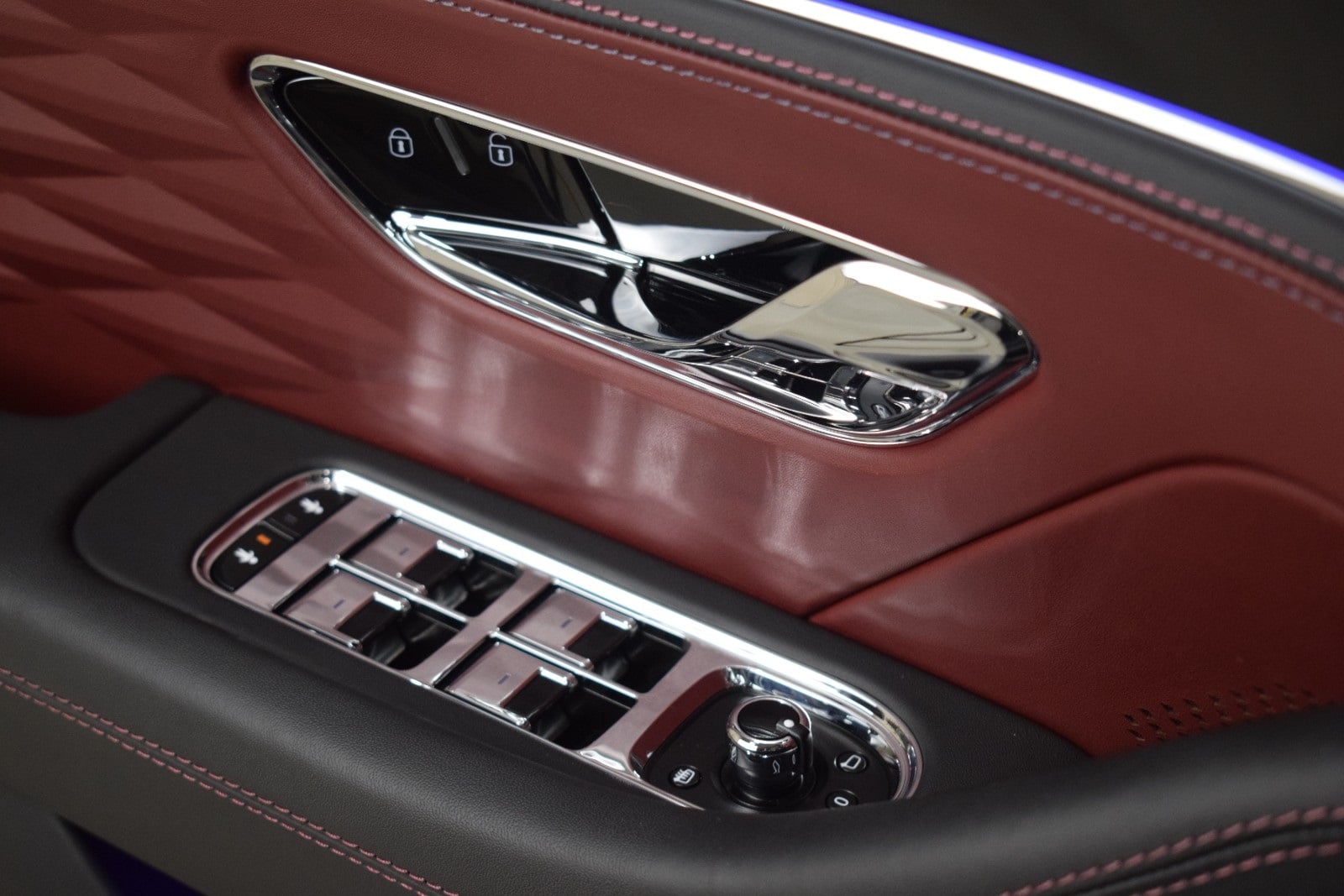 Thumbnail: 2023 Bentley Flying Spur - 39