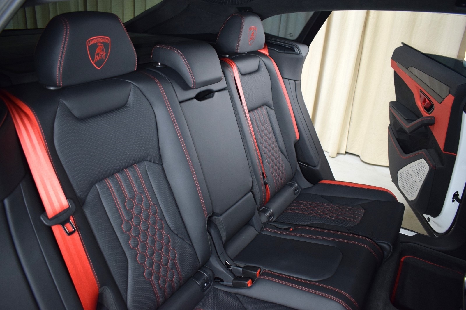 Thumbnail: 2025 Lamborghini Urus - 18