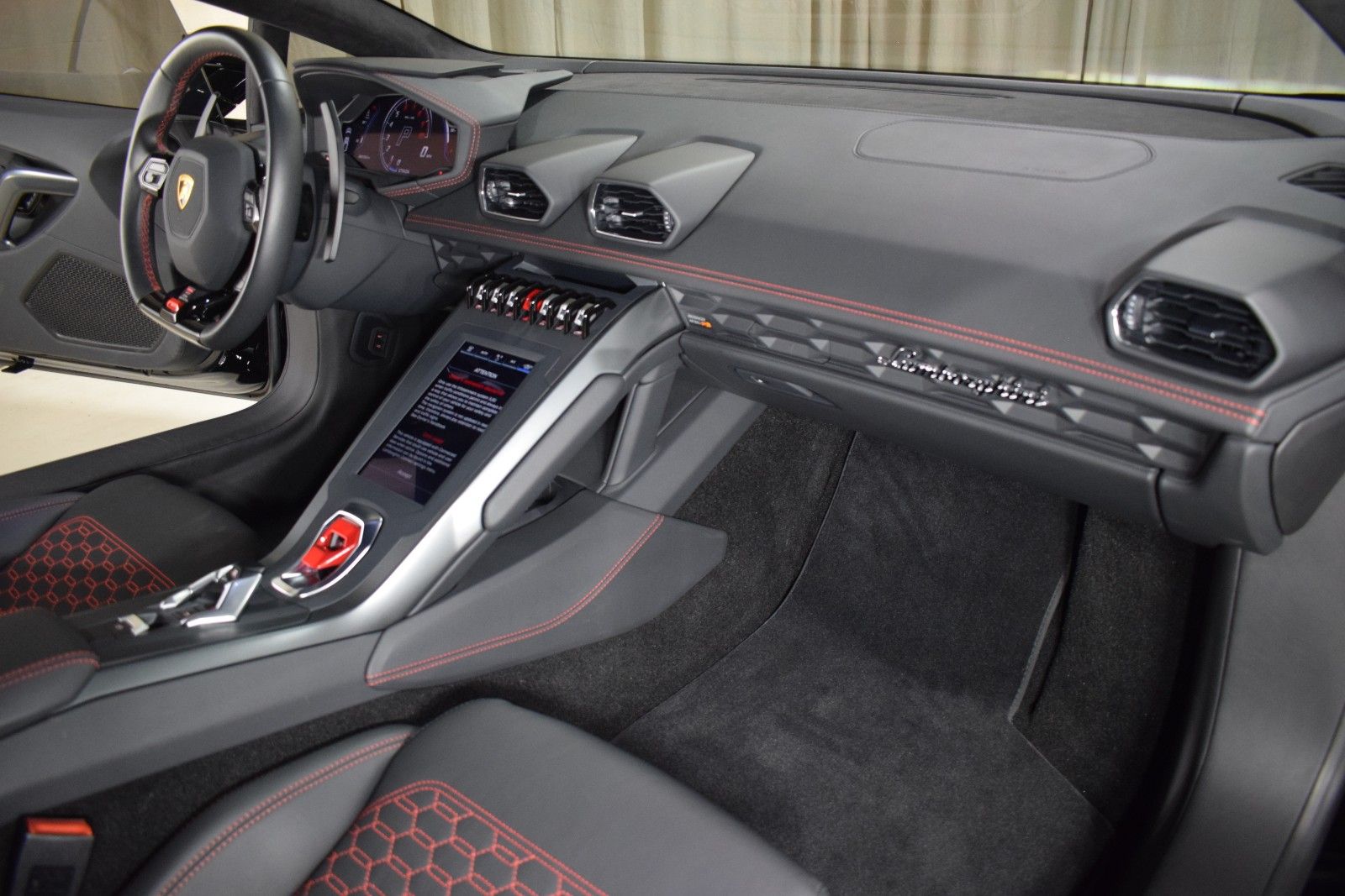 Thumbnail: 2023 Lamborghini Huracan - 22