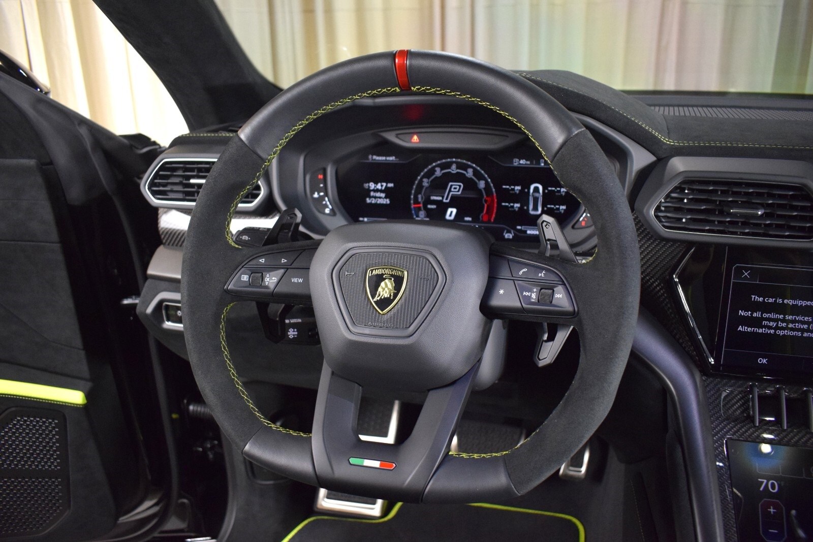 Thumbnail: 2023 Lamborghini Urus - 27