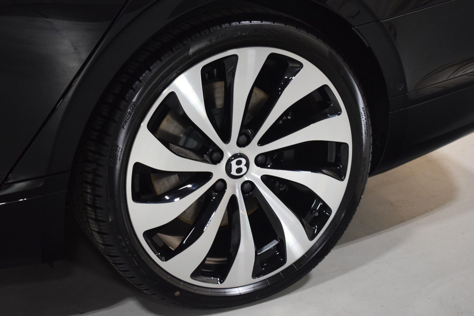 Thumbnail: 2026 Bentley Flying Spur - 18