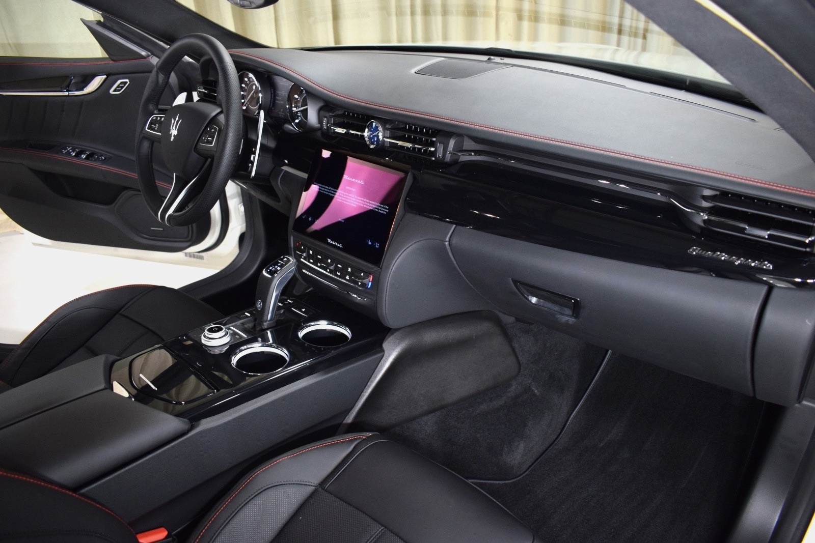 Thumbnail: 2024 Maserati Quattroporte - 23