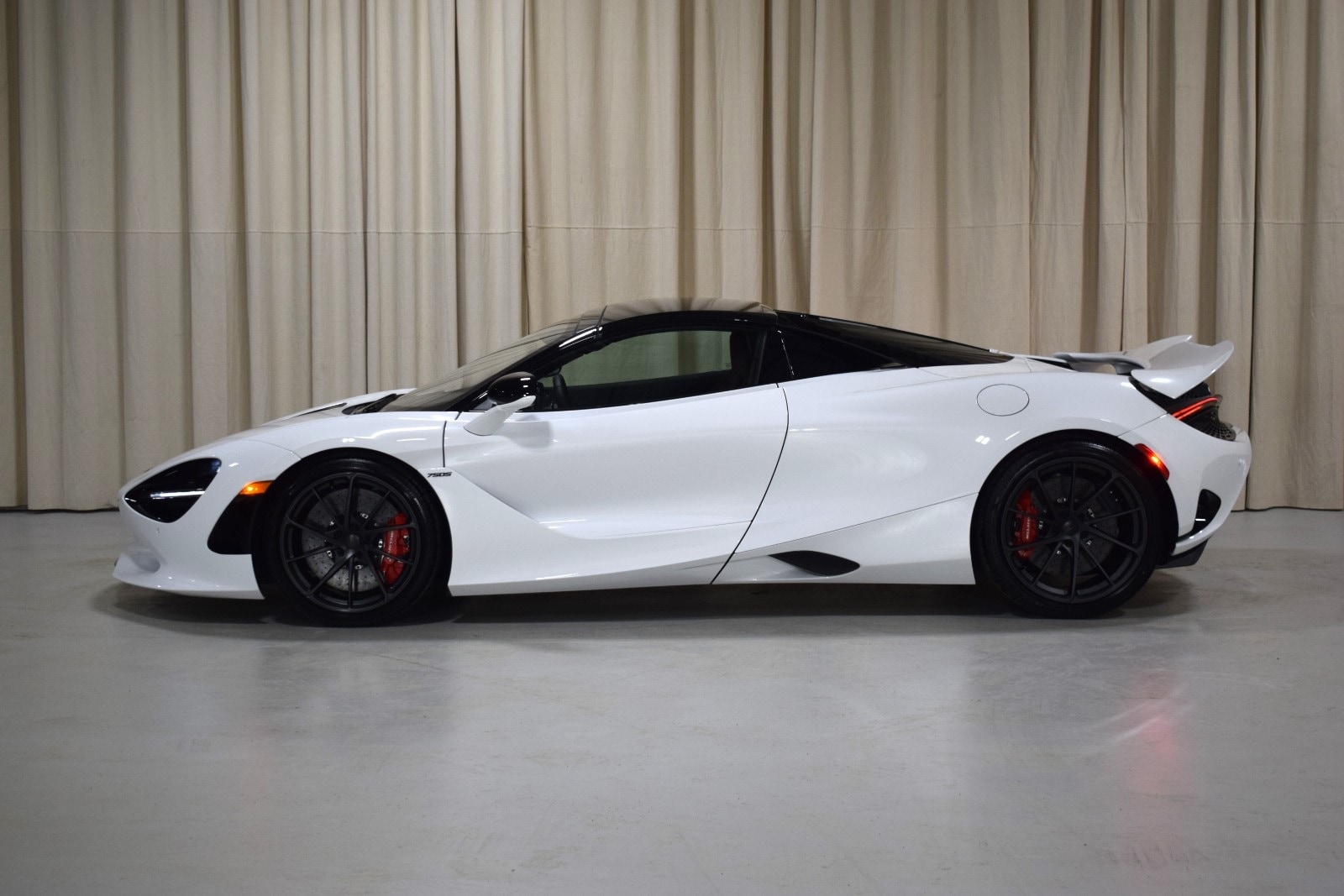 Thumbnail: 2025 Mclaren 750S - 3