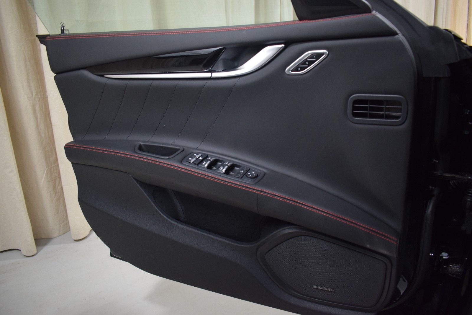 Thumbnail: 2024 Maserati Ghibli - 38