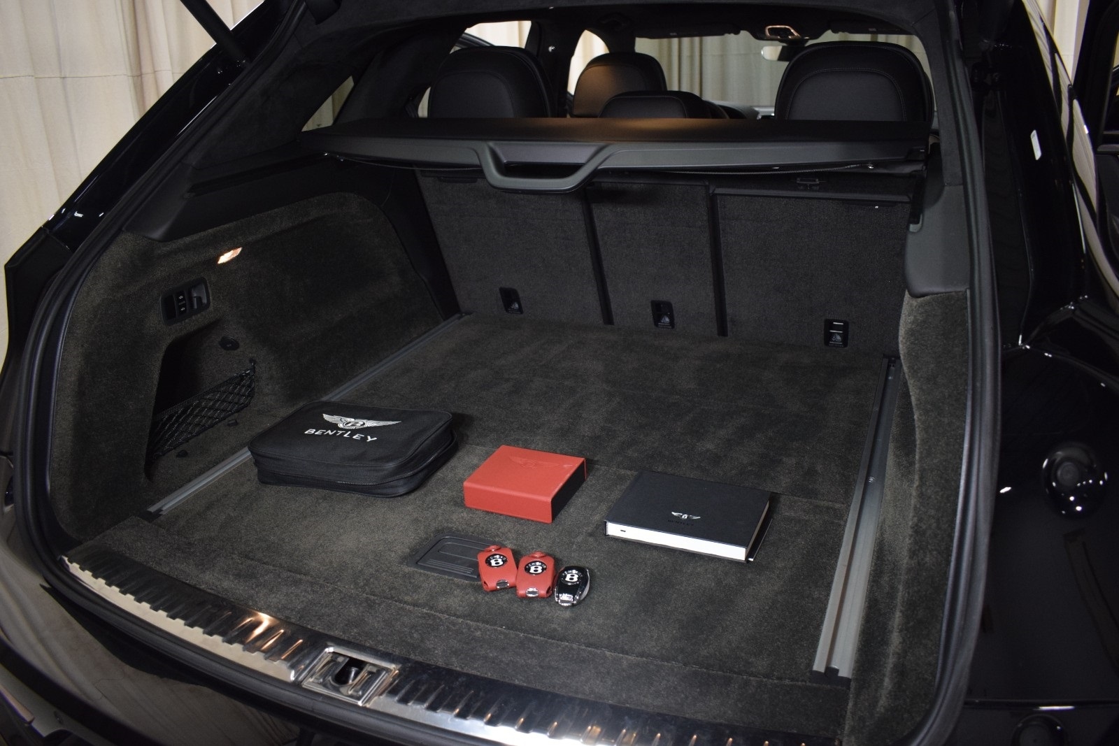 Thumbnail: 2022 Bentley Bentayga - 42