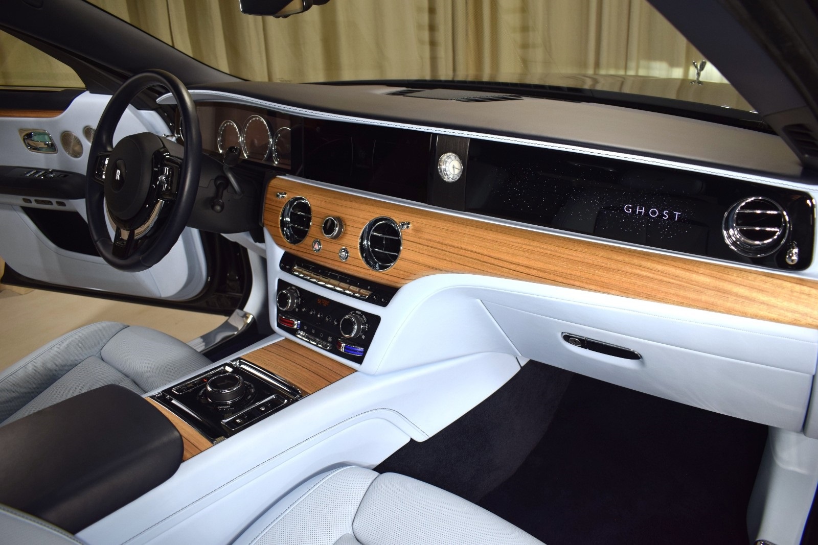 Thumbnail: 2021 Rolls-Royce Ghost - 27