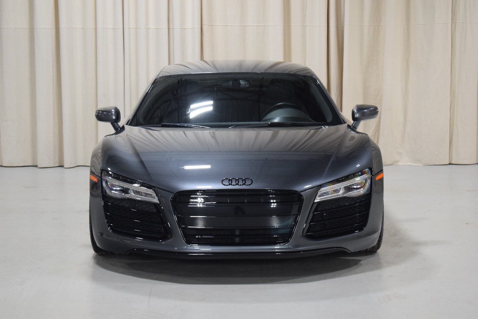 Thumbnail: 2014 Audi R8 - 8
