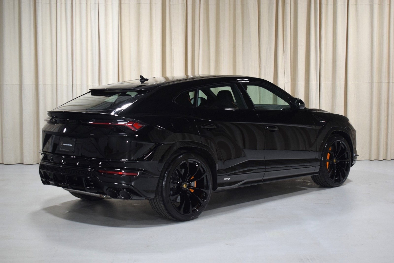 Thumbnail: 2024 Lamborghini Urus - 9