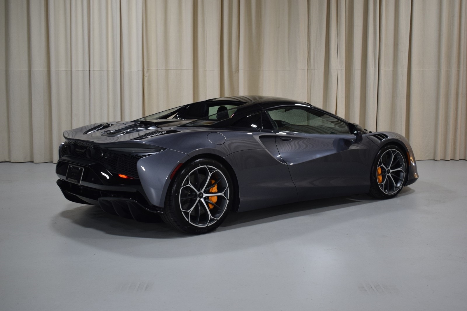 2025 Mclaren Artura TechLux 9