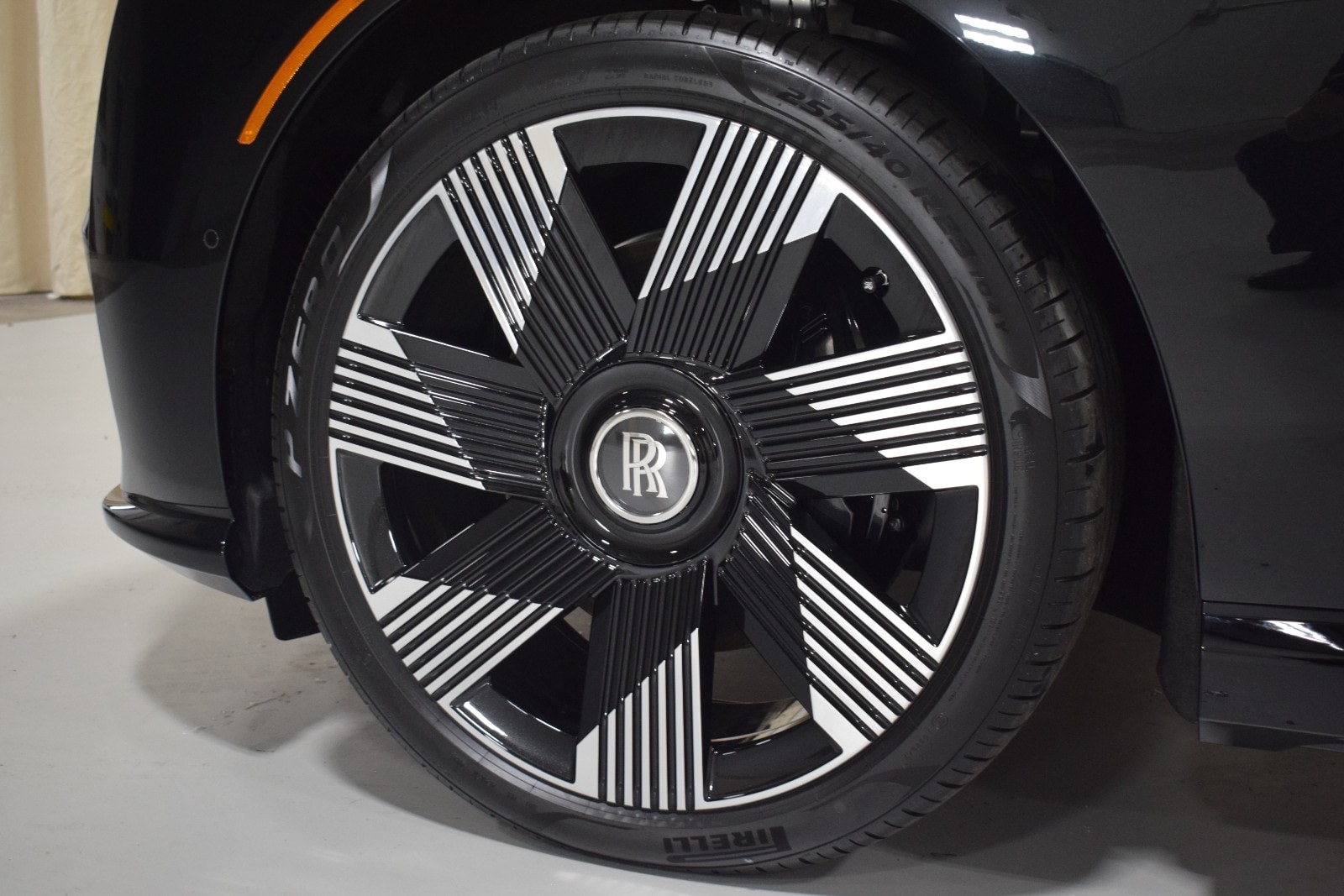 Thumbnail: 2024 Rolls-Royce Spectre - 16