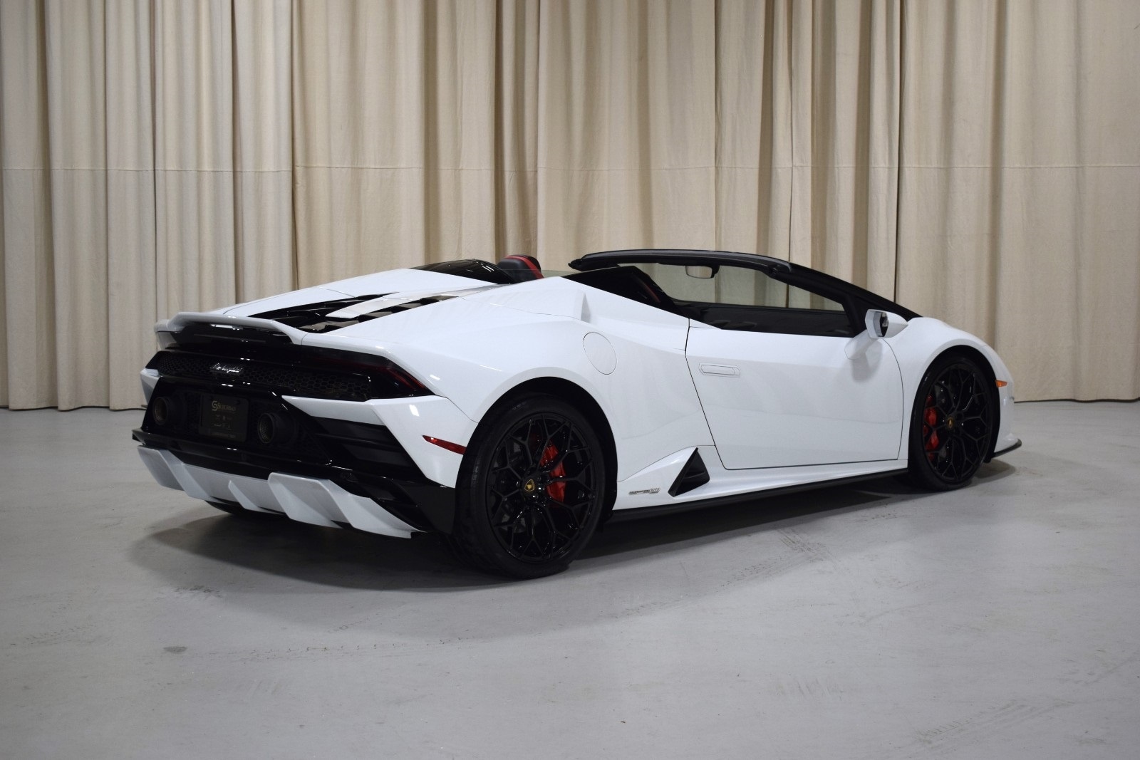 Thumbnail: 2023 Lamborghini Huracan - 11