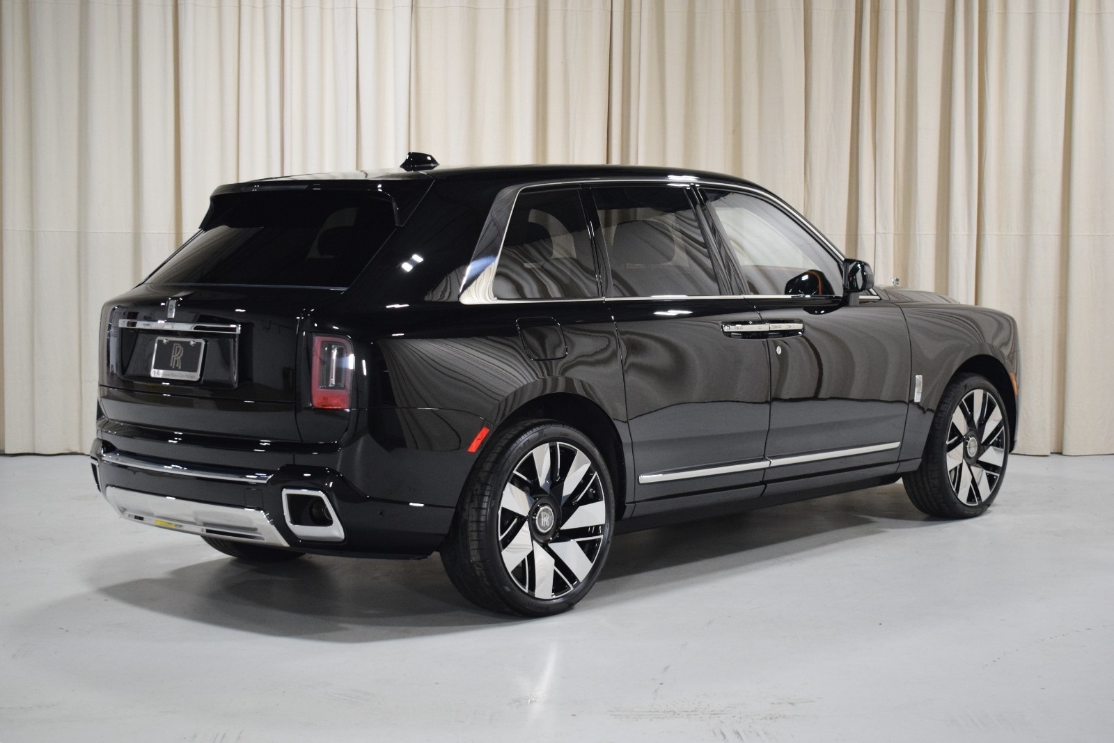 Thumbnail: 2026 Rolls-Royce Cullinan - 2