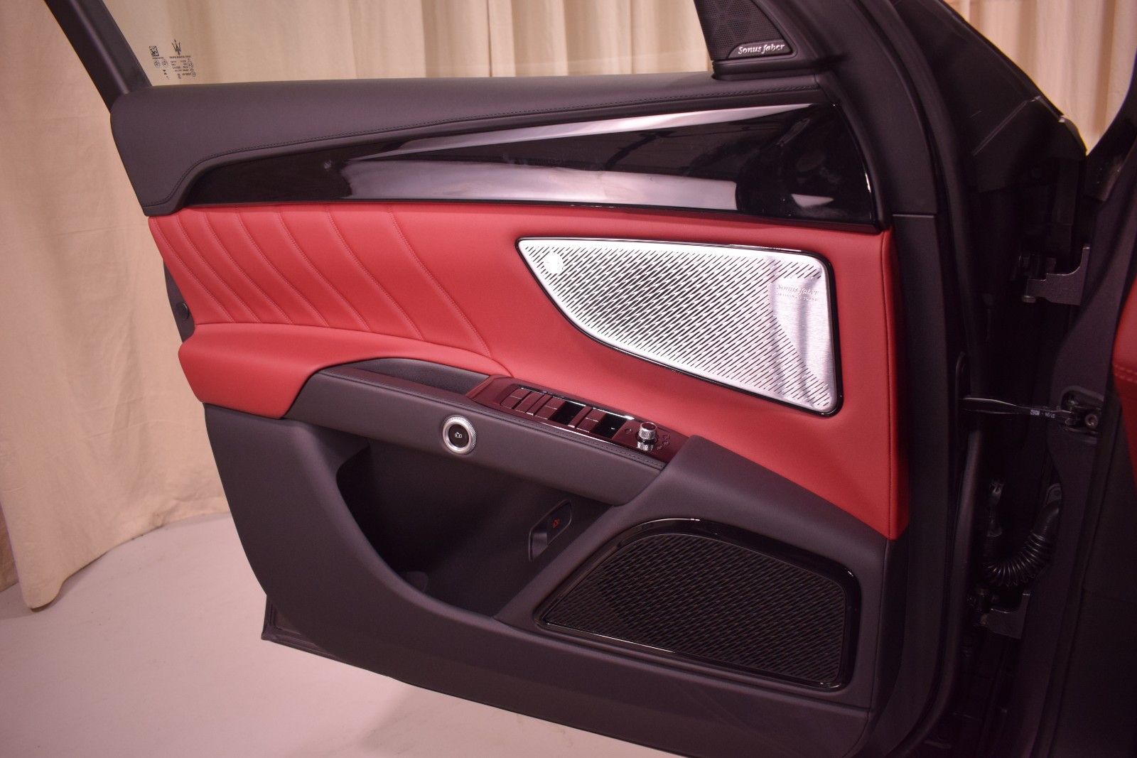 Thumbnail: 2025 Maserati Grecale - 38