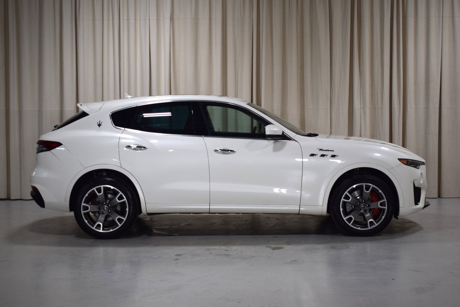 Thumbnail: 2022 Maserati Levante - 16
