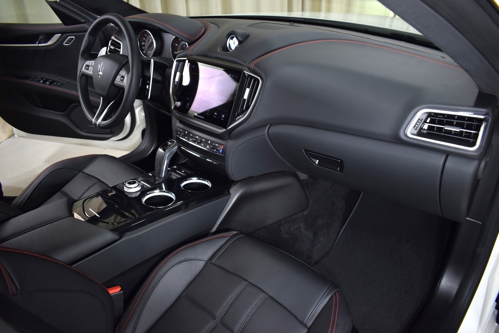 Thumbnail: 2024 Maserati Ghibli - 23