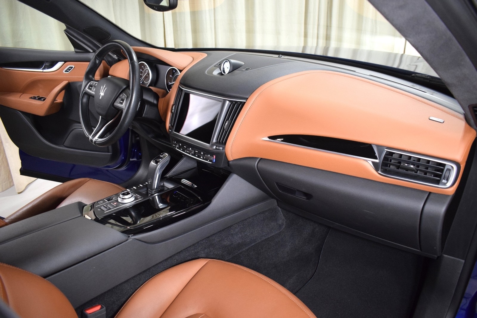Thumbnail: 2022 Maserati Levante - 26