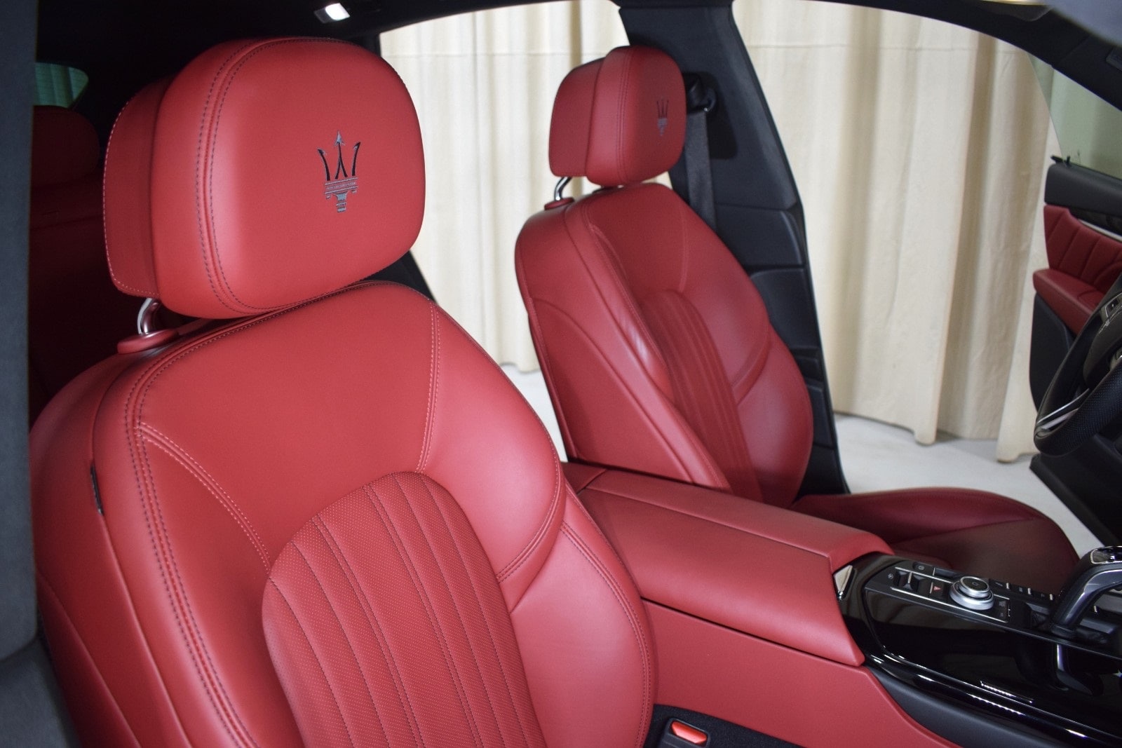 Thumbnail: 2022 Maserati Levante - 23