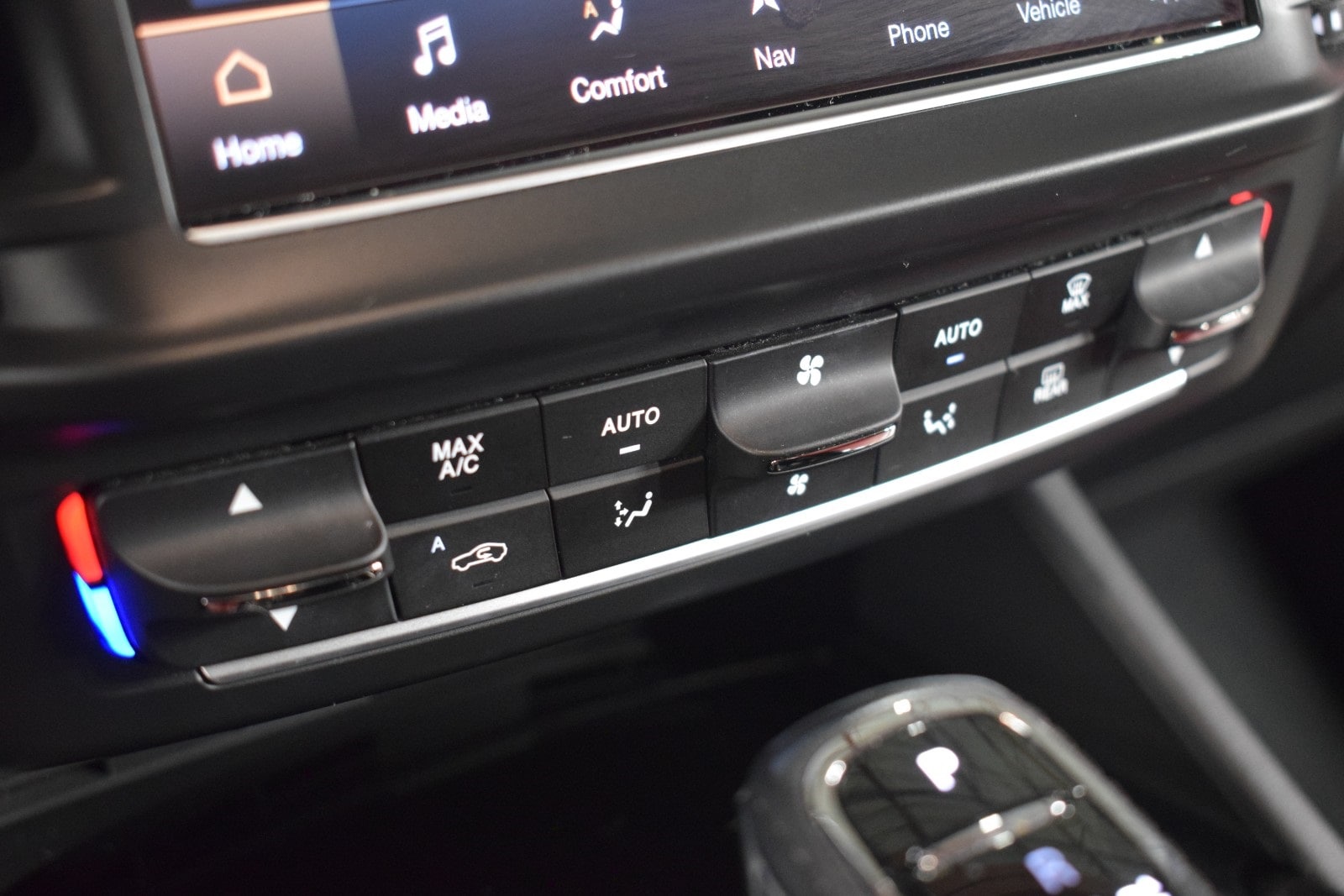 Thumbnail: 2022 Maserati Levante - 31