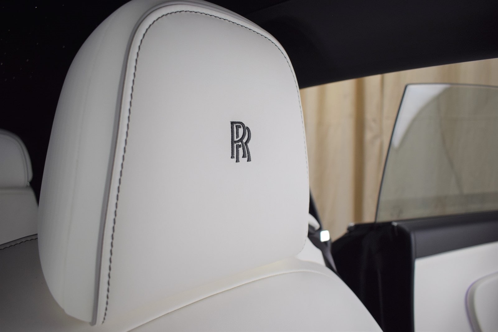 Thumbnail: 2024 Rolls-Royce Spectre - 42