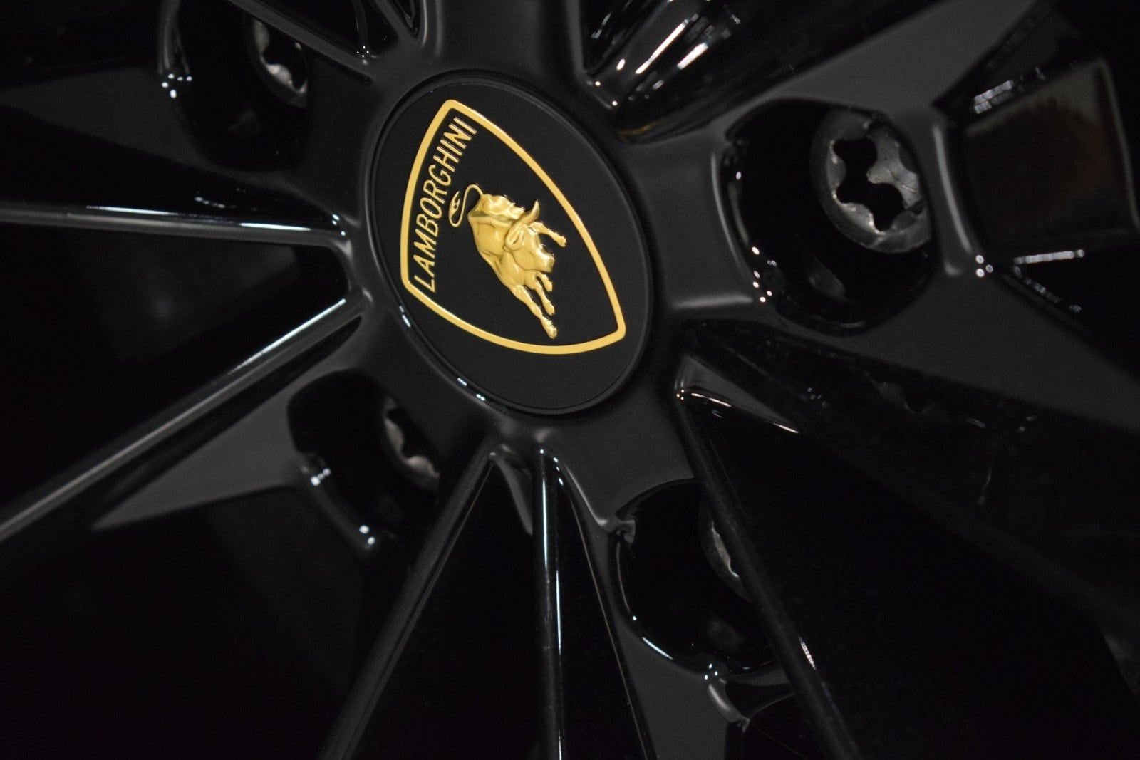 Thumbnail: 2022 Lamborghini Urus - 16
