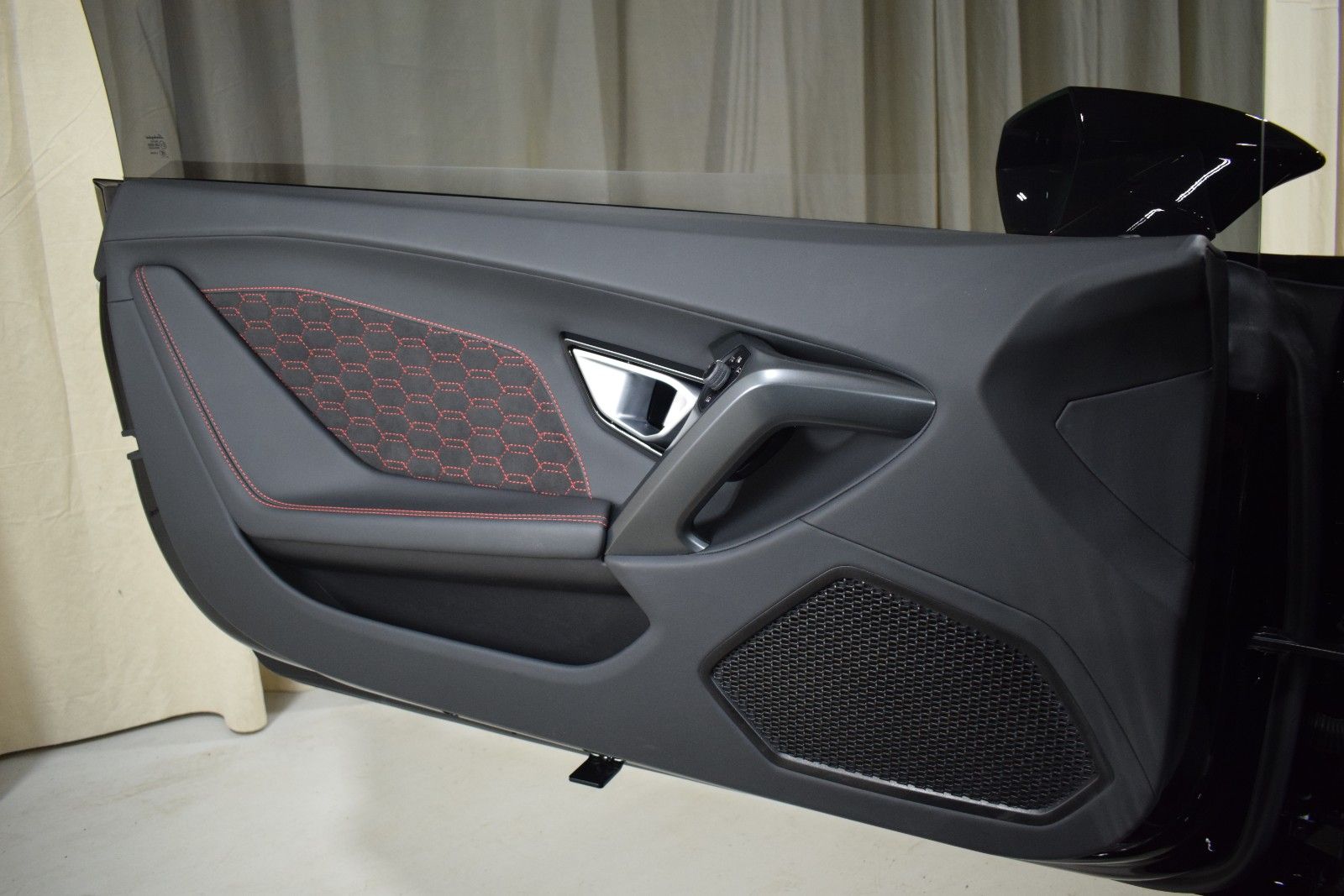 Thumbnail: 2023 Lamborghini Huracan - 40