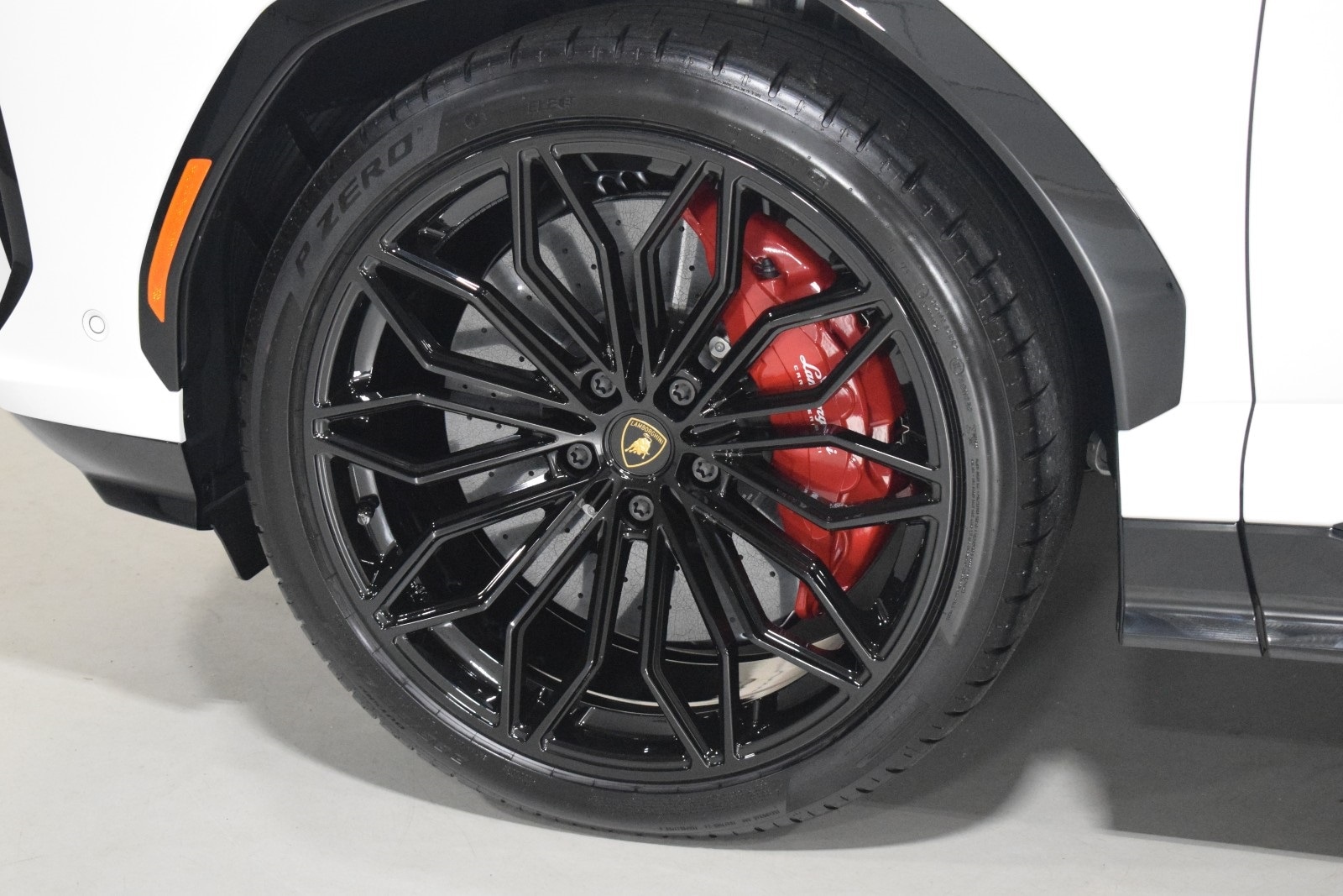 Thumbnail: 2025 Lamborghini Urus - 5