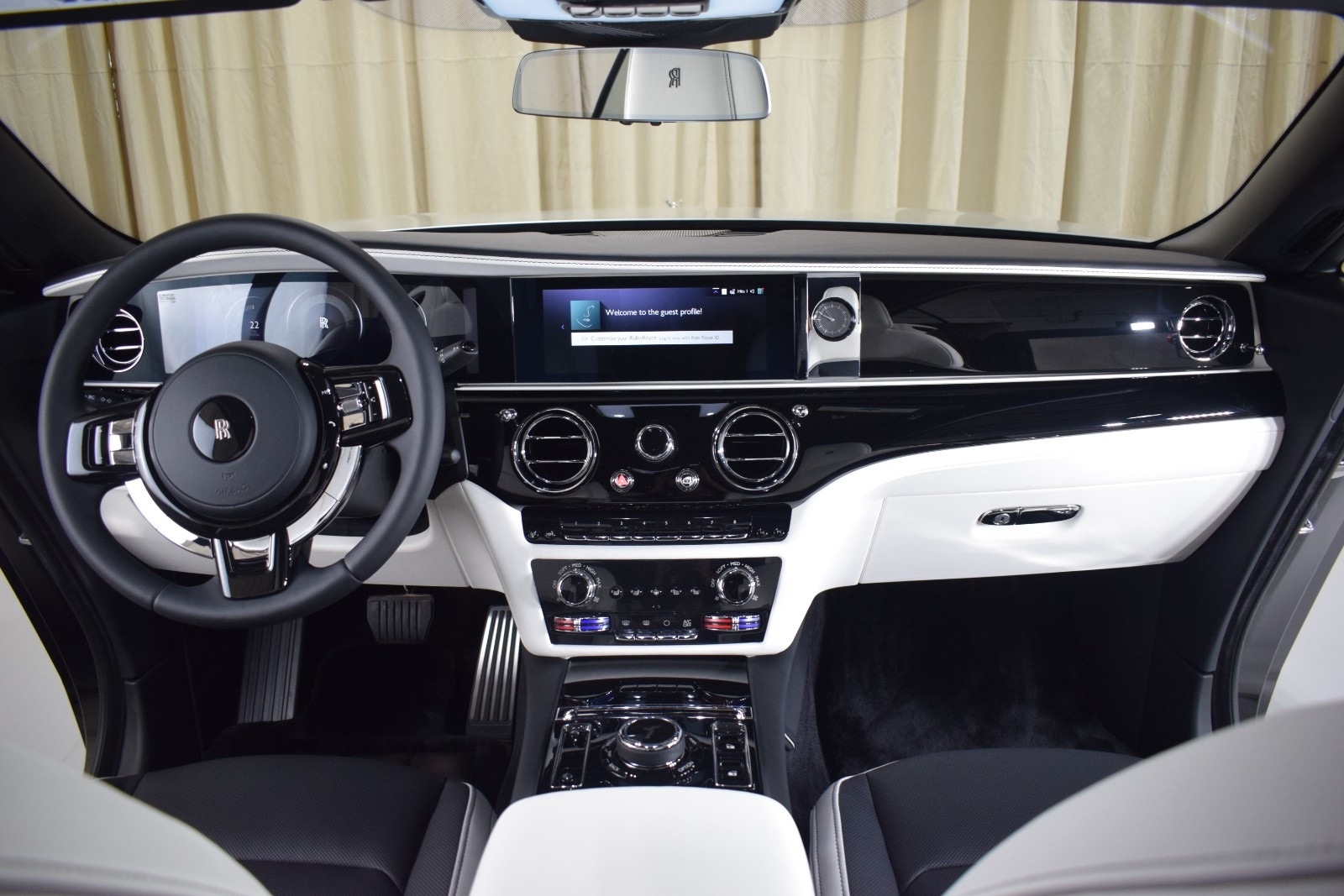 Thumbnail: 2024 Rolls-Royce Spectre - 4