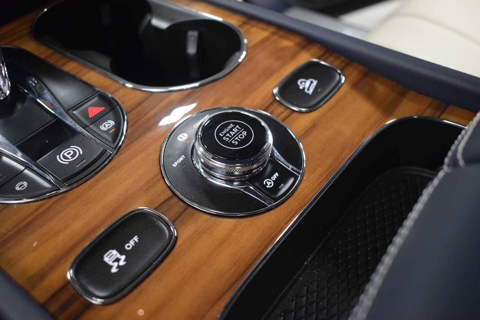 Thumbnail: 2024 Bentley Bentayga - 37