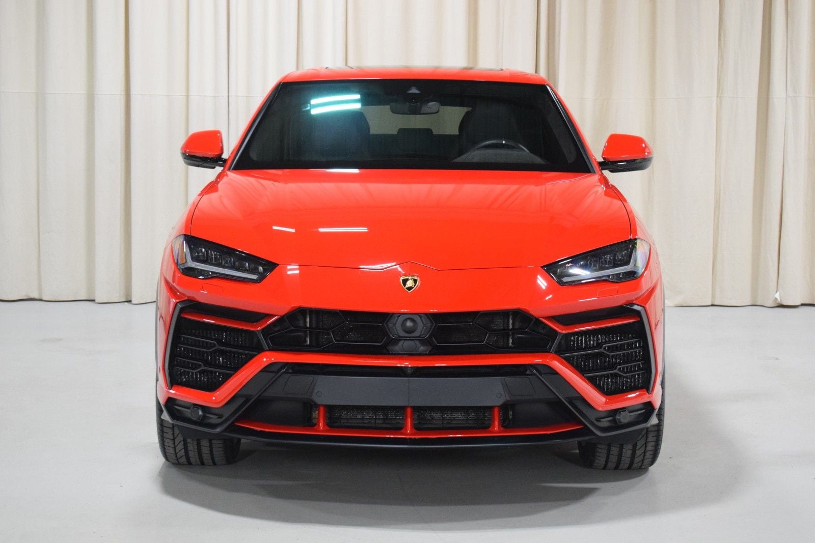 Thumbnail: 2019 Lamborghini Urus - 7