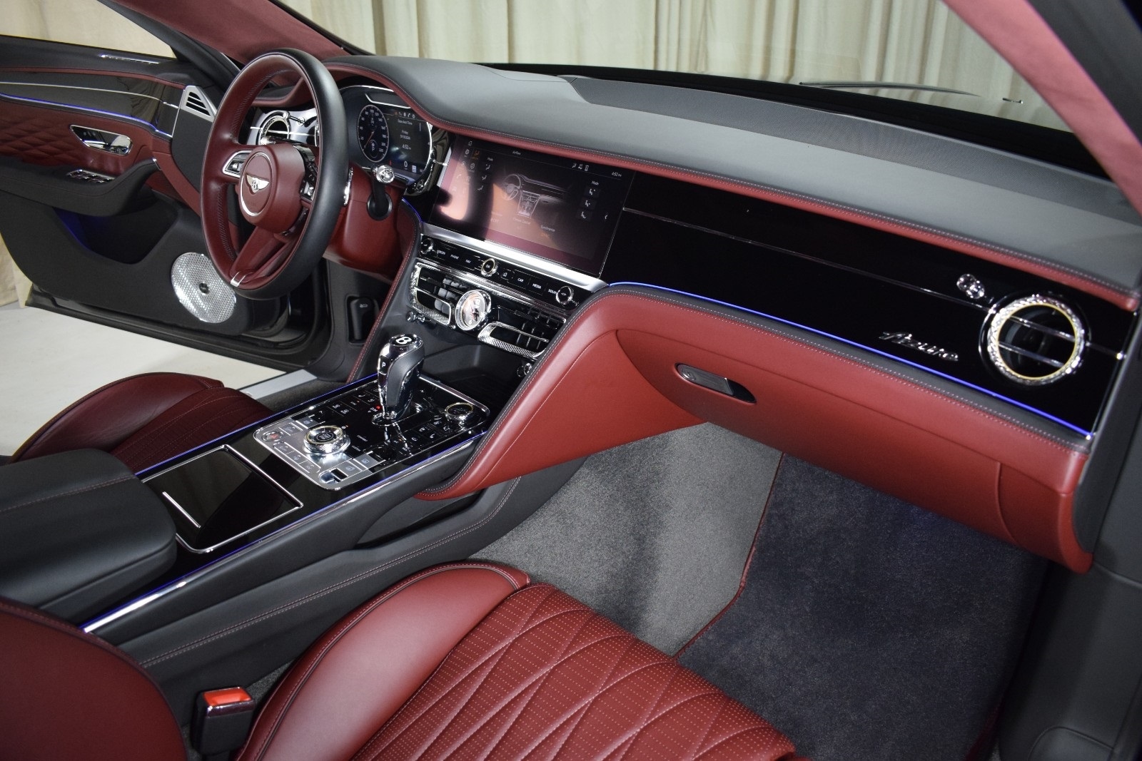 Thumbnail: 2023 Bentley Flying Spur - 25