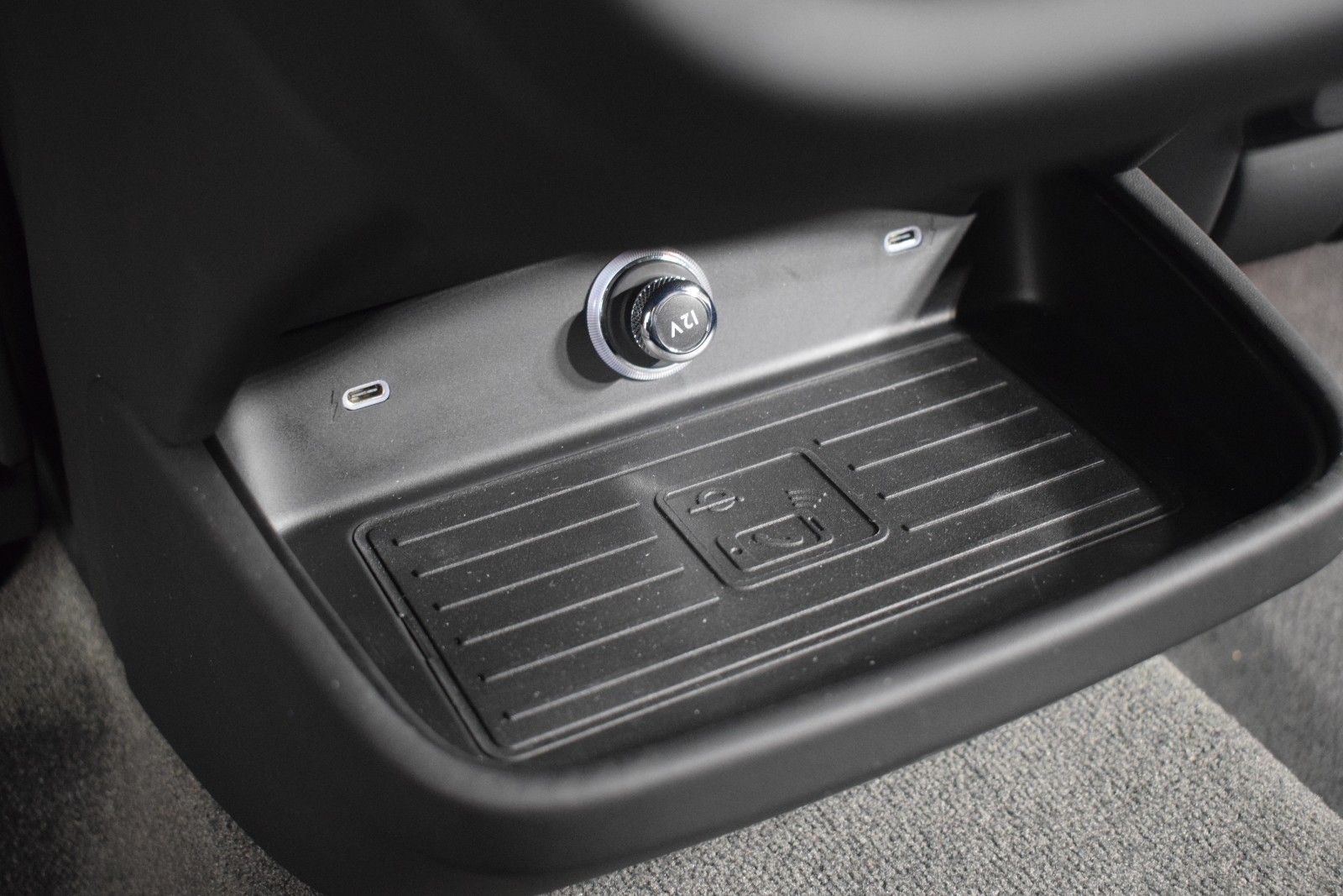 Thumbnail: 2024 Bentley Bentayga - 24