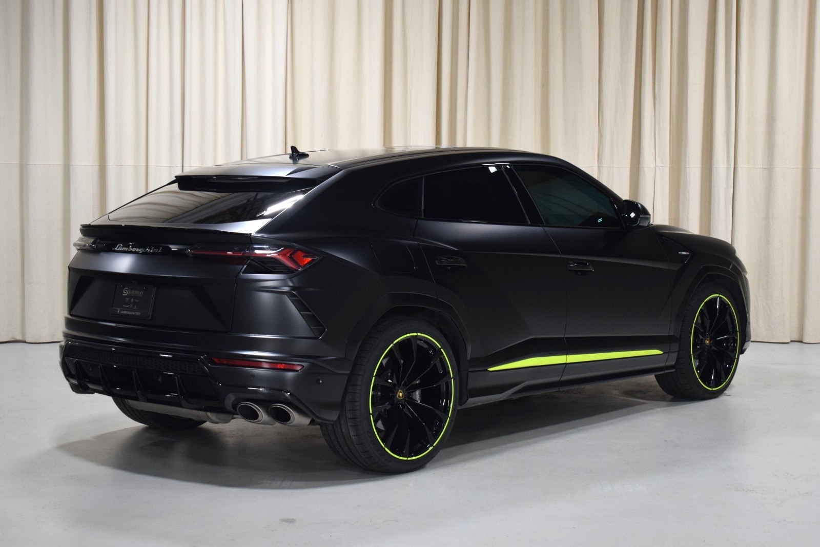 Thumbnail: 2022 Lamborghini Urus - 9