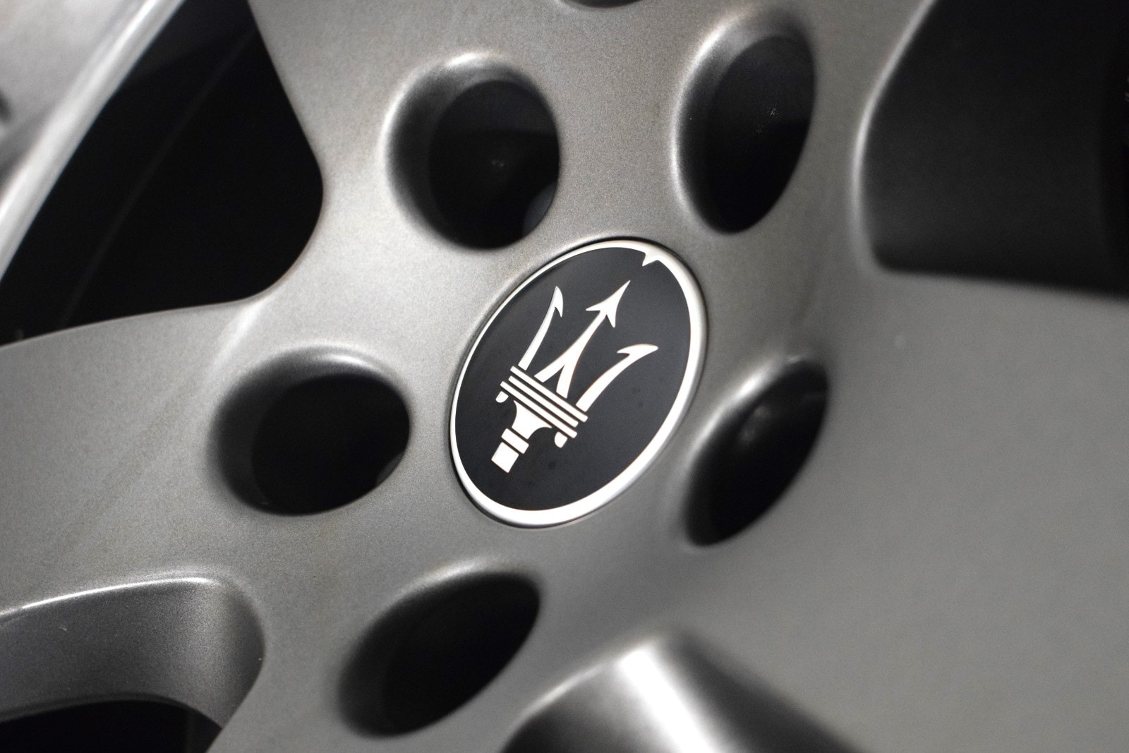 Thumbnail: 2022 Maserati Levante - 20