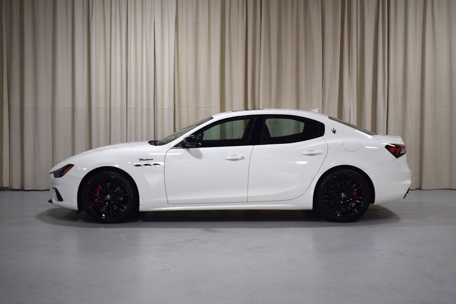 Thumbnail: 2024 Maserati Ghibli - 4