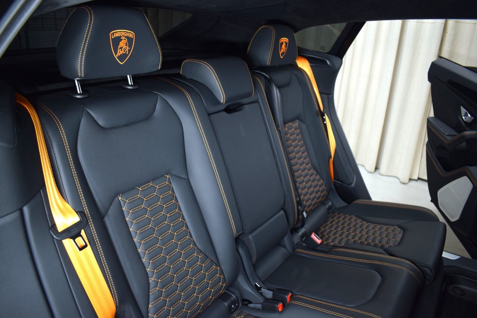 Thumbnail: 2023 Lamborghini Urus - 18