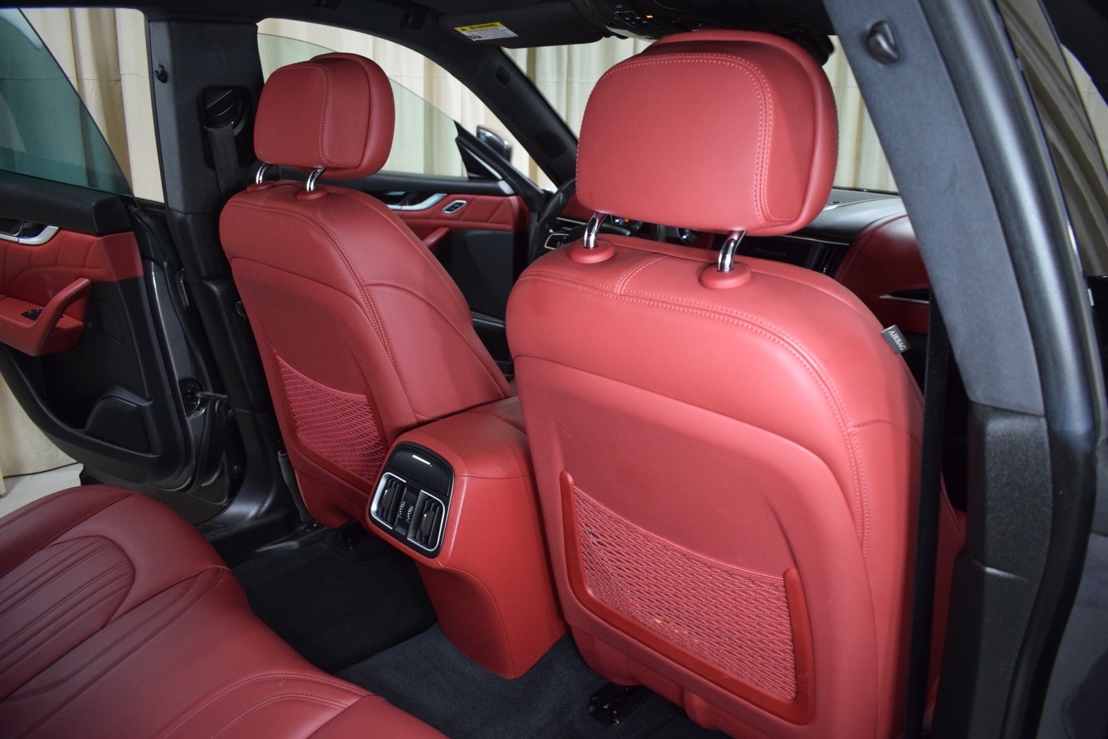 Thumbnail: 2022 Maserati Levante - 19