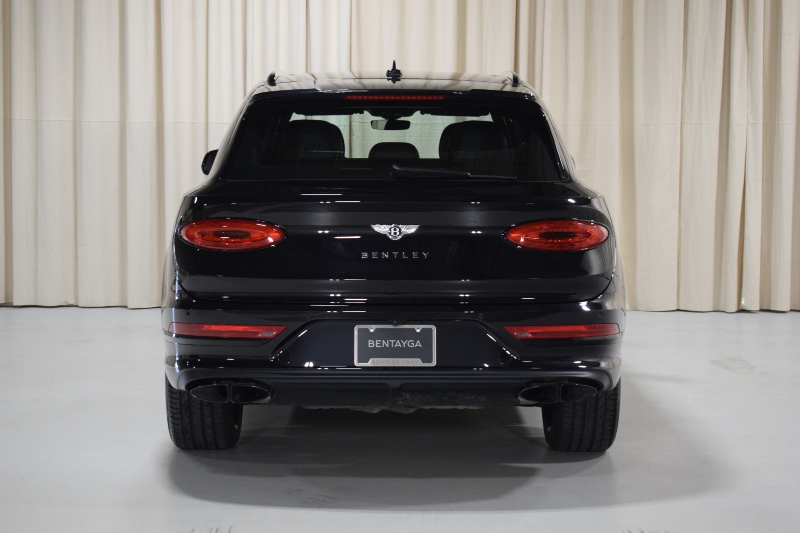 Thumbnail: 2023 Bentley Bentayga - 13