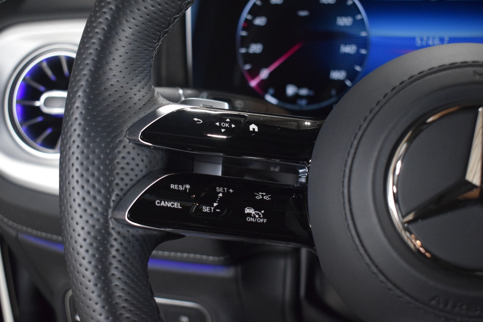 Thumbnail: 2025 Mercedes-Benz G-Class - 29