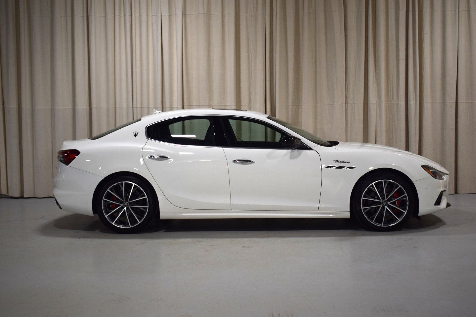 Thumbnail: 2024 Maserati Ghibli - 13