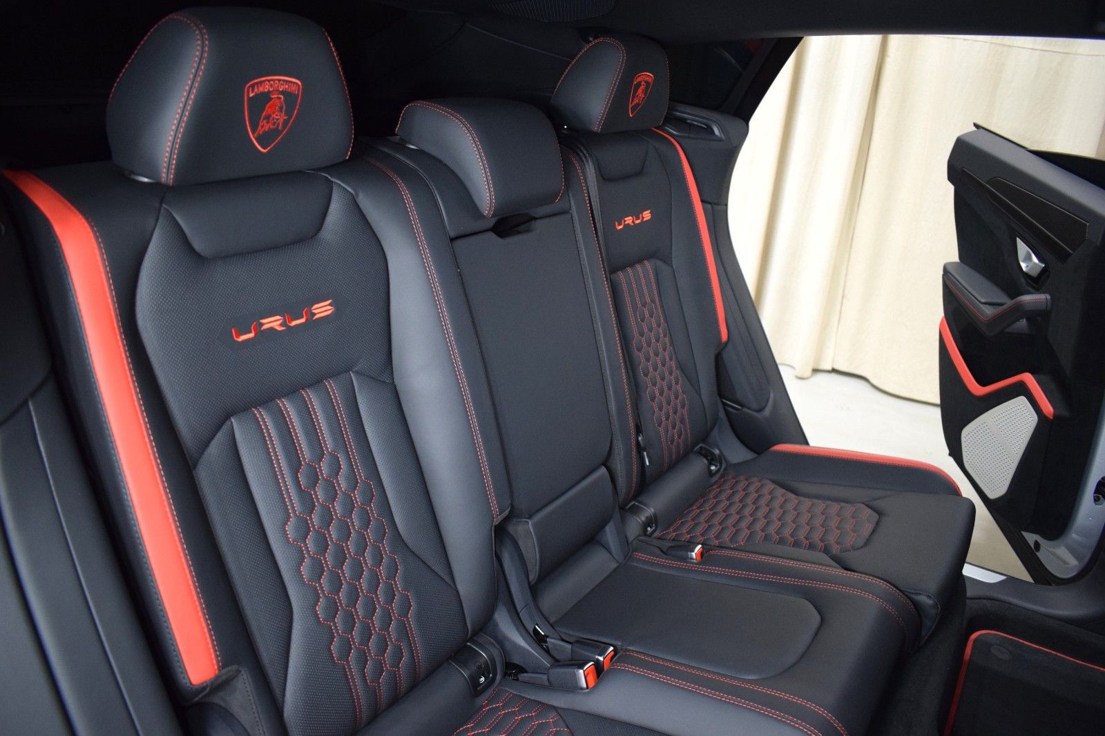 Thumbnail: 2024 Lamborghini Urus - 18